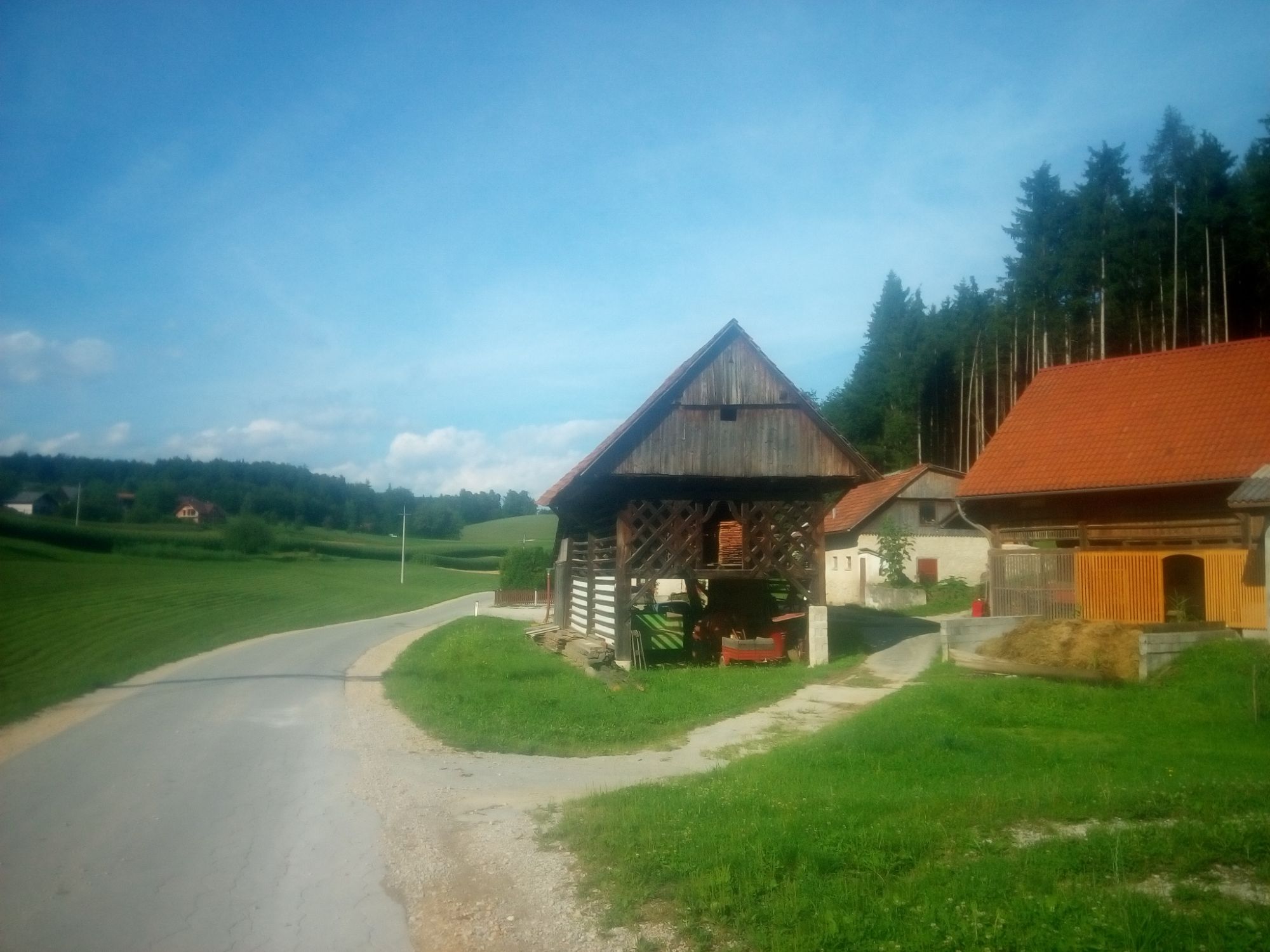 Slovenský ráz krajiny razil po pokosenej tráve