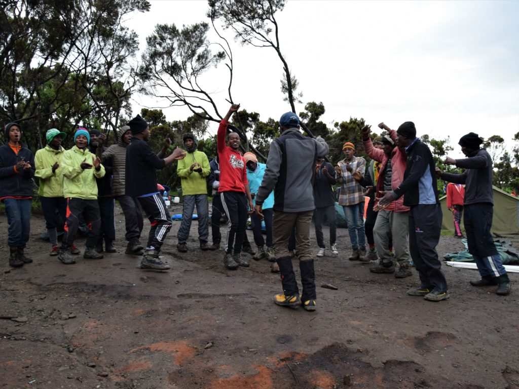 ♫ Hakuna - matata Kilimanjaro. Jambo, jambo bwana habarigani... ♫